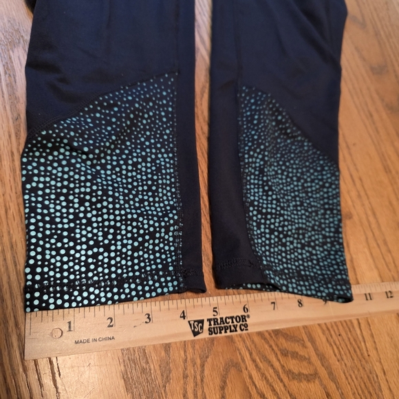 Tangerine Gray With Teal Accents Yoga Workout Pants Capris Women's Size M - Picture 11 of 12